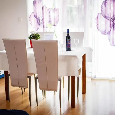 In Hvar Town With Terrace, Air Conditioning, Wifi, Washing Machine *